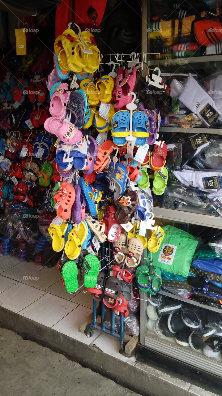 available in many colours