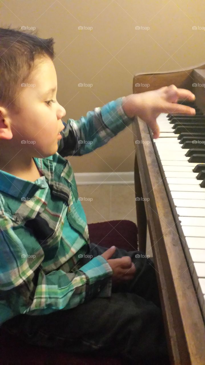 piano man. autistic peace