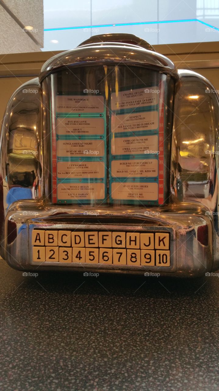 vintage tabletop jukebox