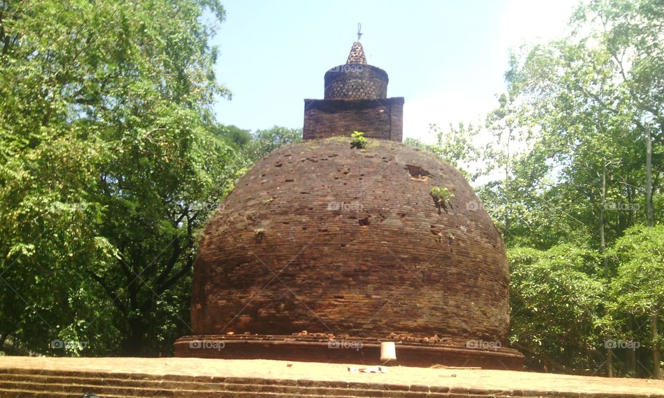 mahiyanga nagadeepa temple
