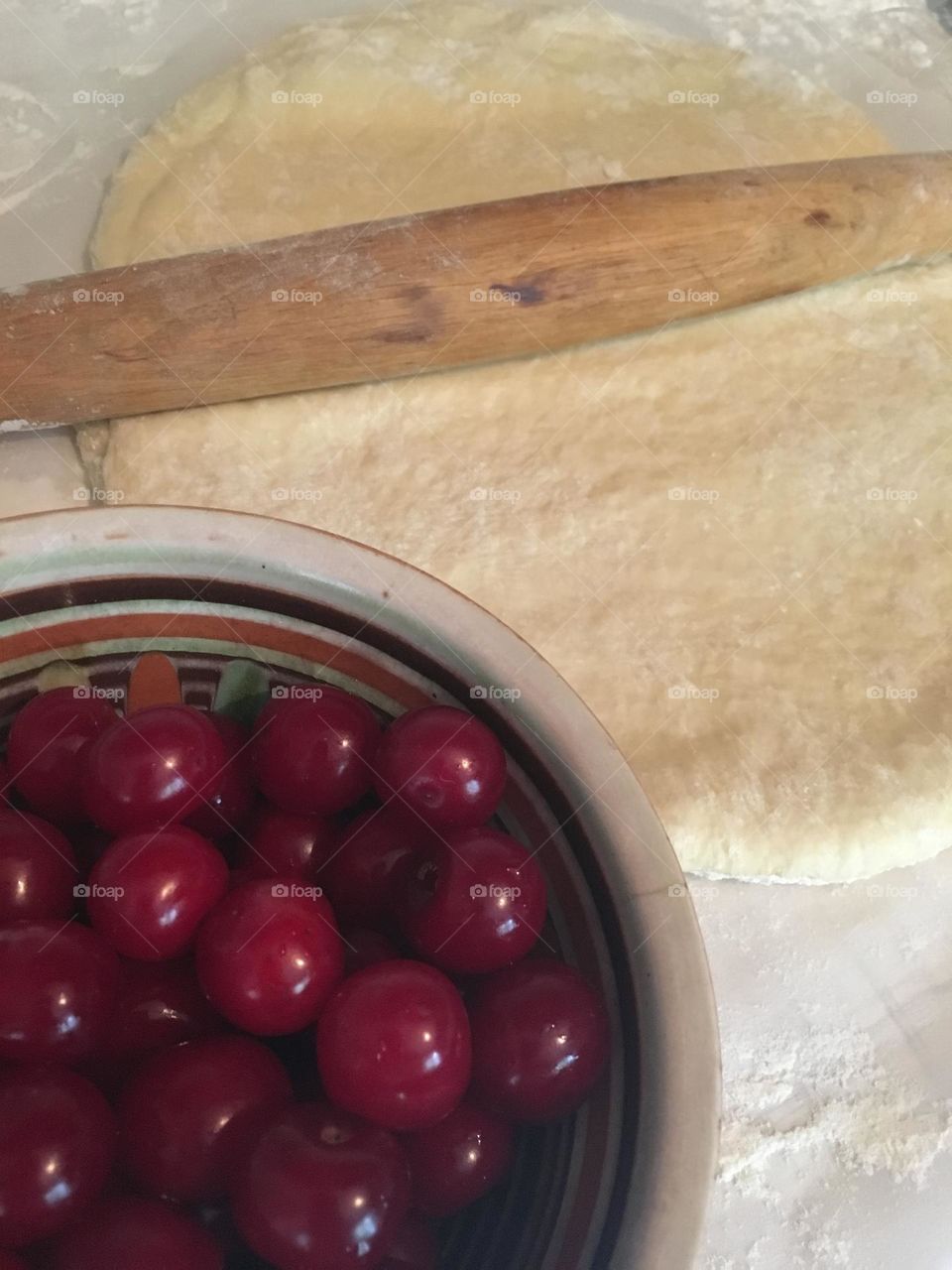 Cooking Ukrainian varenyky with cherries 