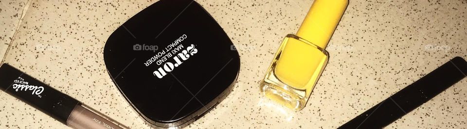 products that you can never leave behind during a vacation 