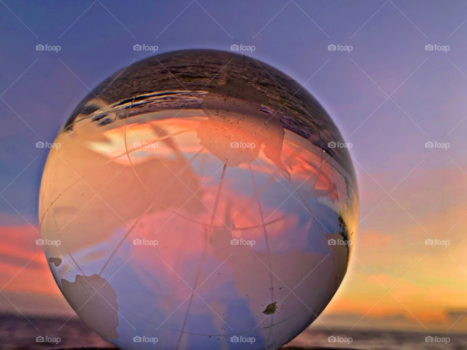 Sunset-Landscapei Gazing into the future with crystal ball photography.It works like
an external lens