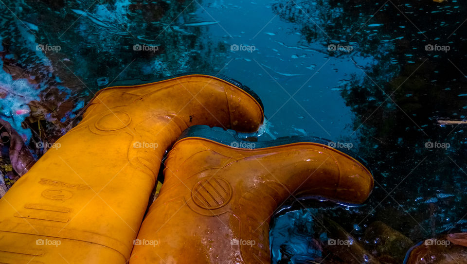 waterproof shoes on rivers and rocks
