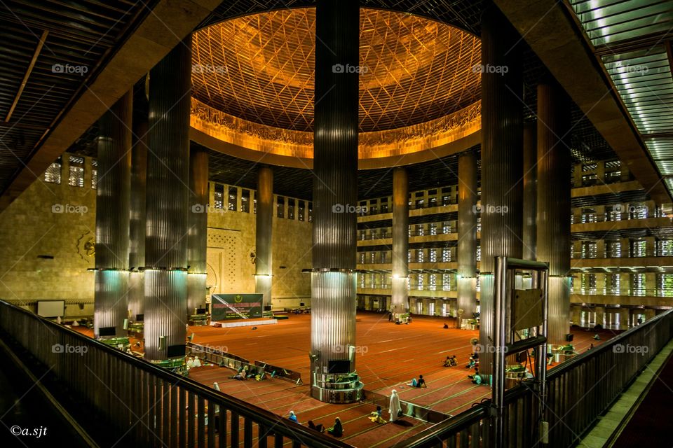 Istiqlal Mosque in jakarta indonesia.


a biggest of mosque in southeast asia.