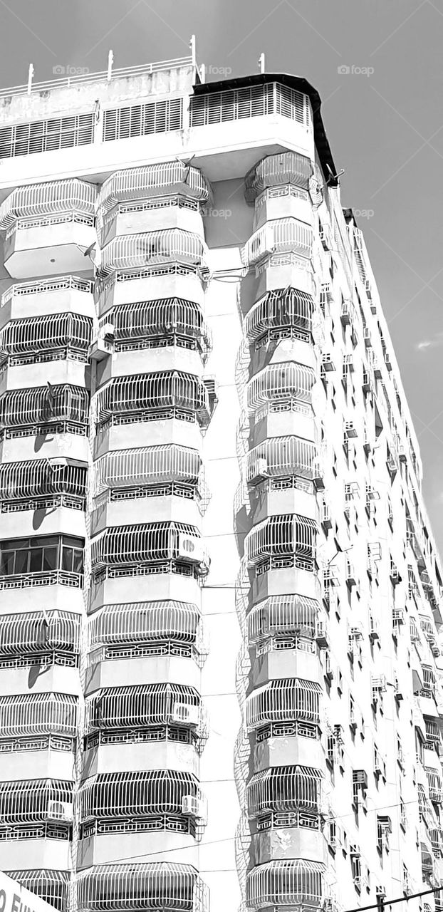 building in the center of Maracay.  structure architecture and design