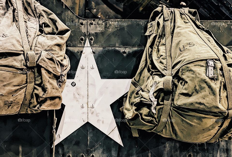 US Air Force bags, aircraft with USA Air Force, attire for US Air Force, equipment used for US Air Force, military aircraft image