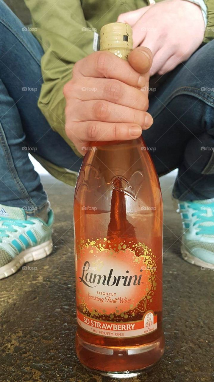 Cheap fizzy strawberry wine 🍷