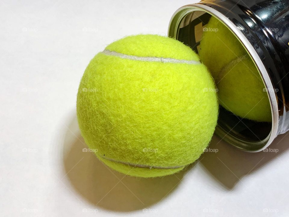 Tennis ball - optic yellow