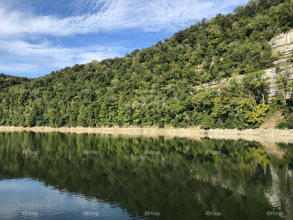 Lake Cumberland looking beautiful with glass water