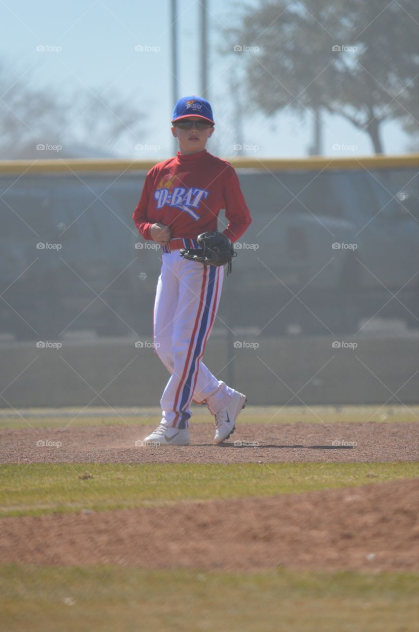 Dreaming of making it to The Show.. 10 year old D-Bat baseball player - 2nd baseman - dreaming of playing in the big leagues.