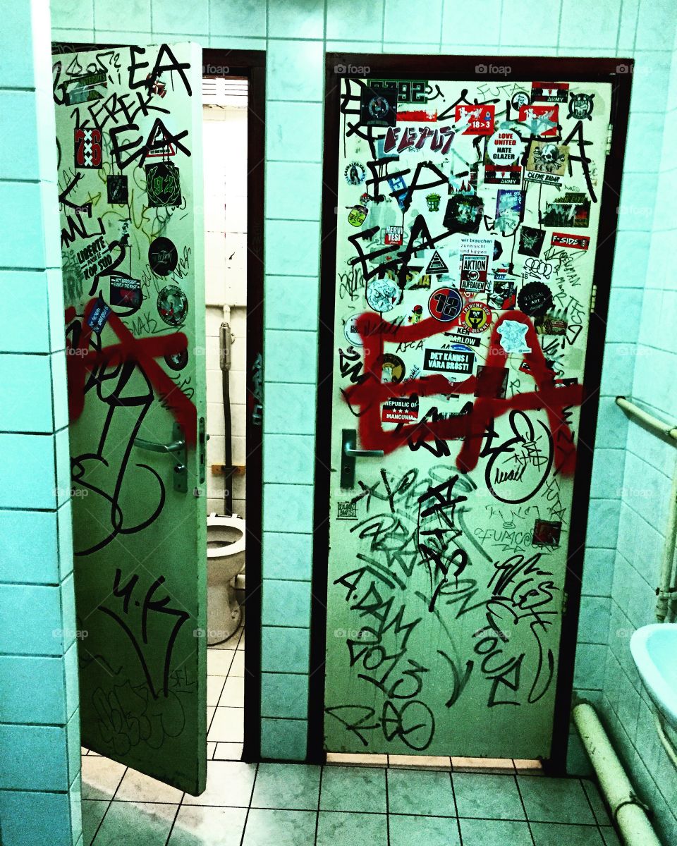 Graffiti in toilets, Amsterdam!! 