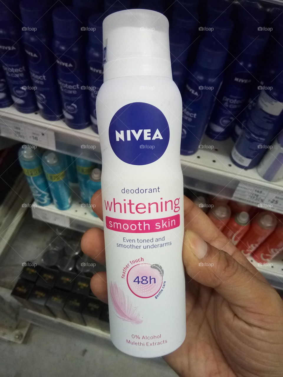 NIVEA- DEODORANT WHITENING SMOOTH SKIN.