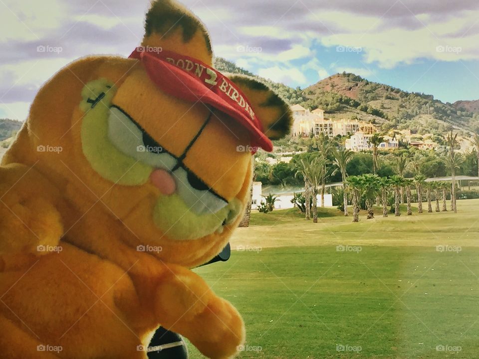 Garfield Golfing
