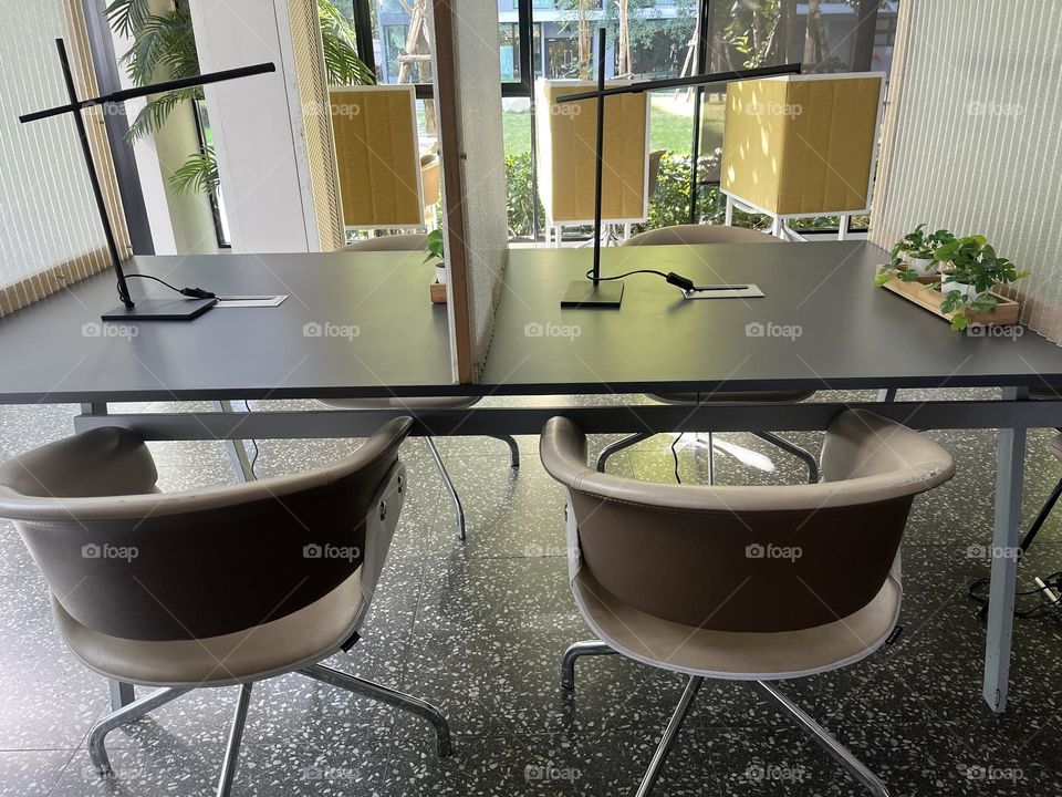 🖥️🎨📚A Desk Where You Work, Learn, or Create.