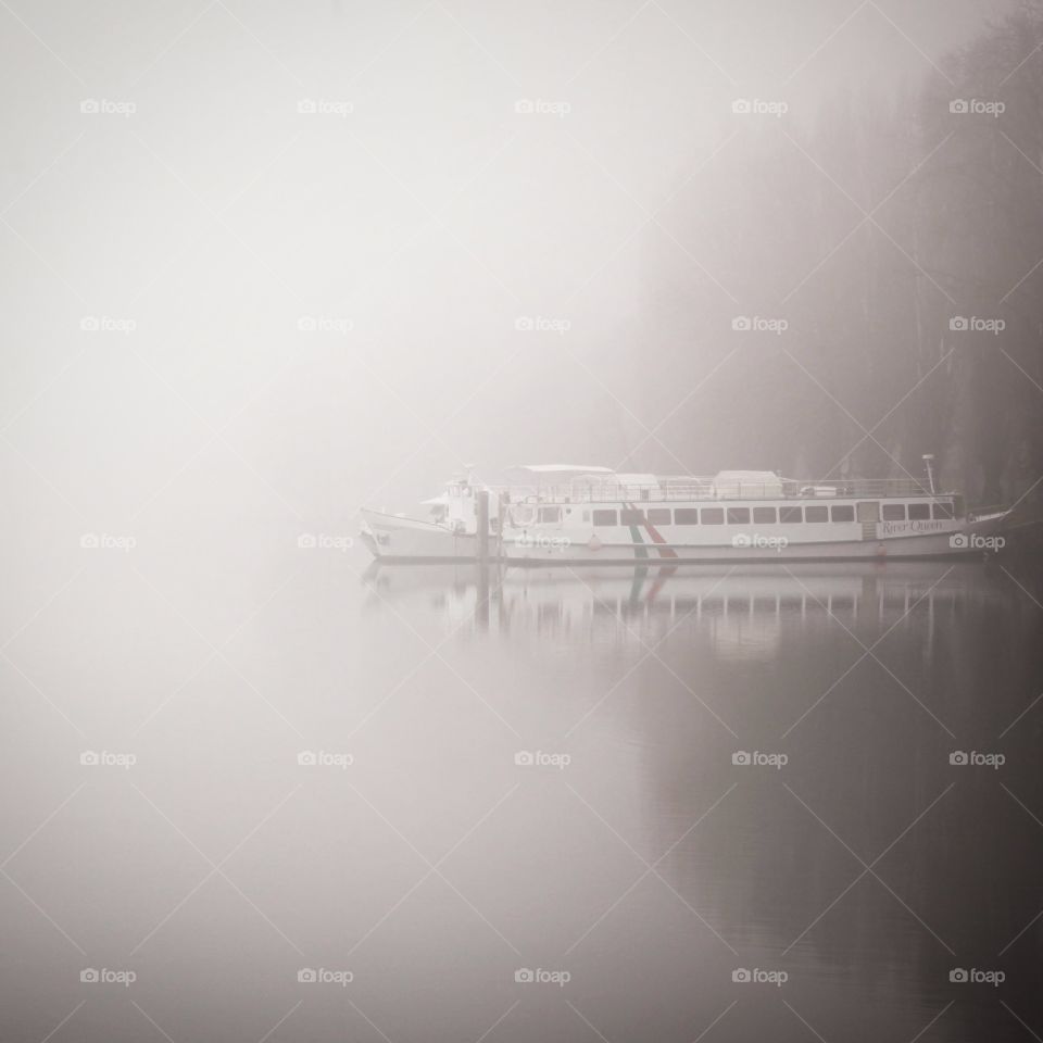 The boat in the mist