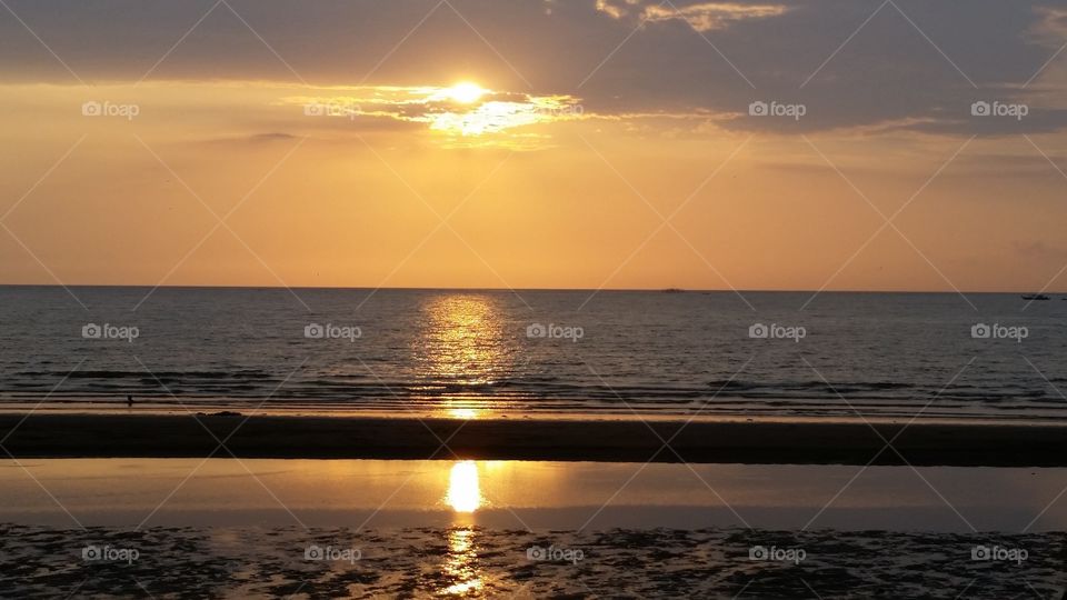 Dapitan, Philippines sunset. Reflection of the sun in the sea😊