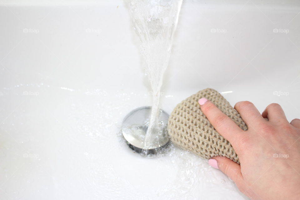 Cleaning the sink