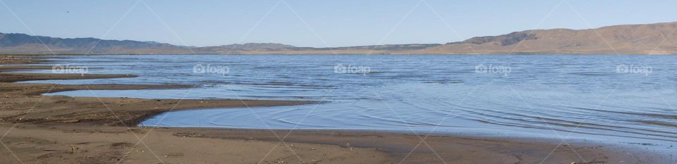 Lake with leading lines 