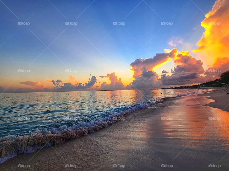 Sun rise over the Caribbean 