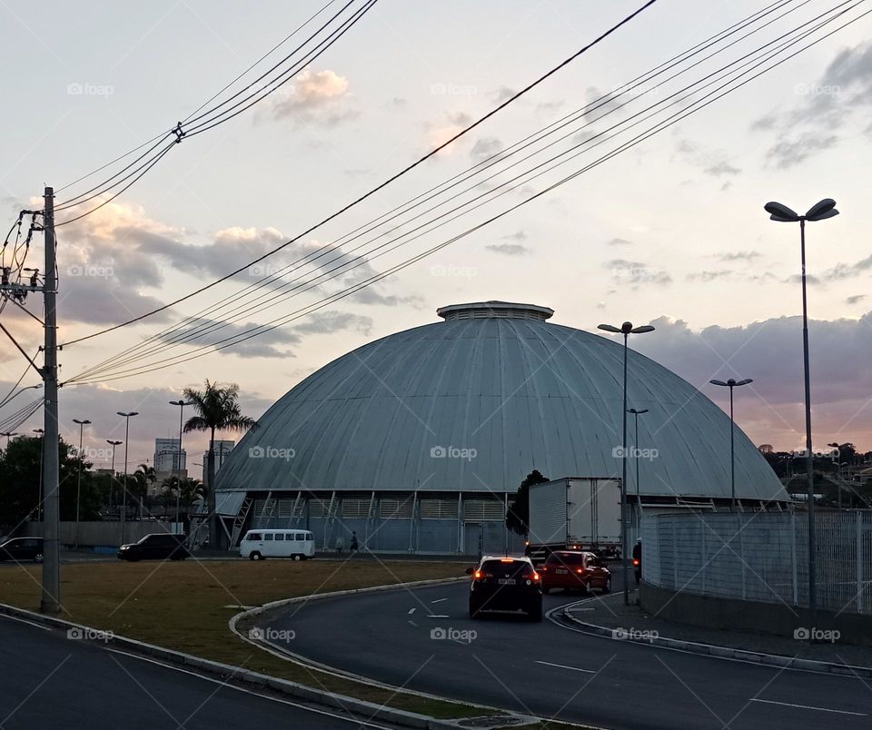 A sports court round building,  popular called Big Ball,  because of the shape.  Bolão-Amparo-SP
