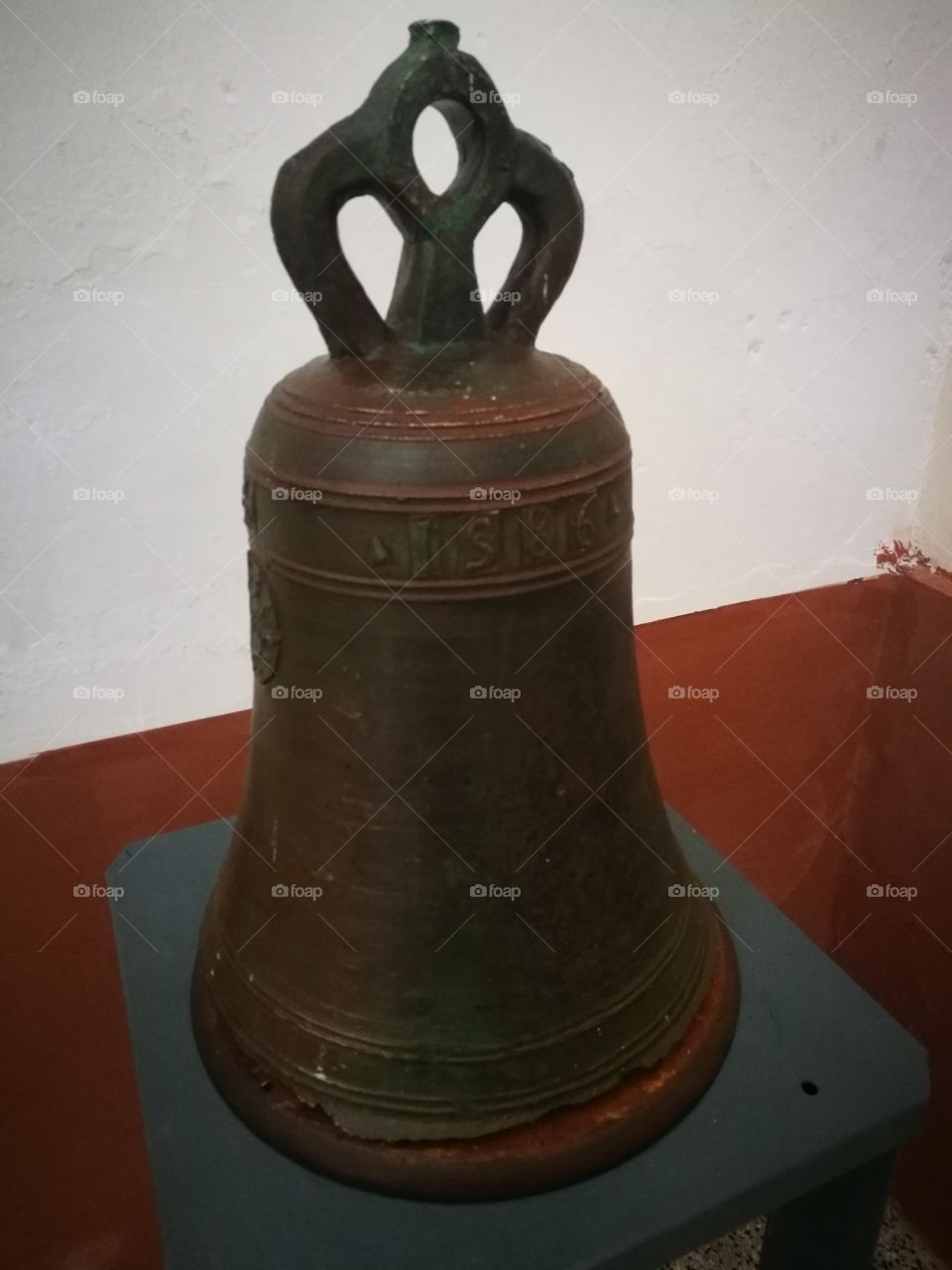 Ancient Bell 1586
