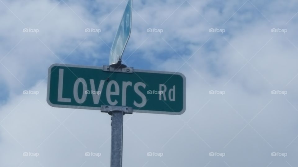 lovers road sign
