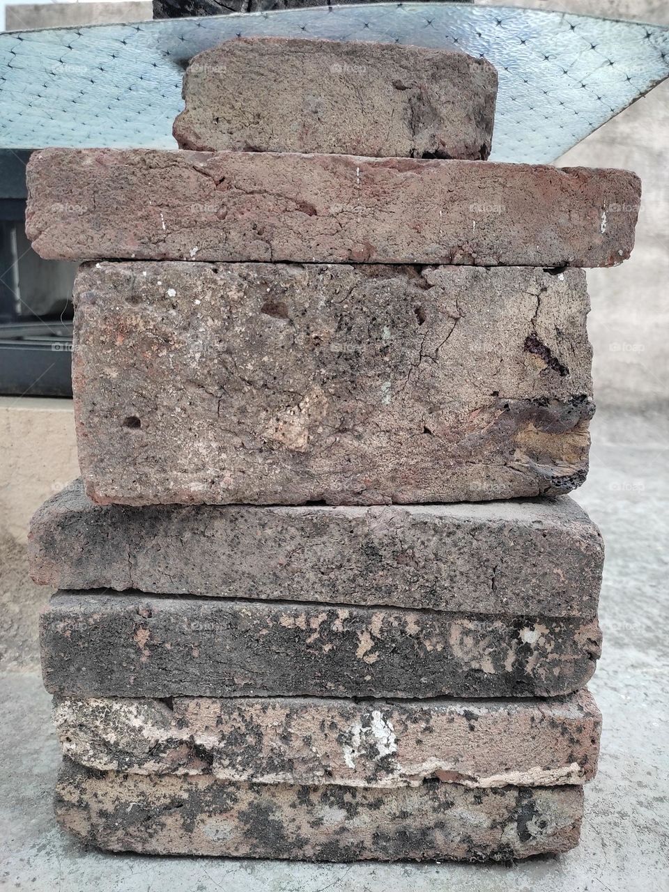 rectangular bricks queue.