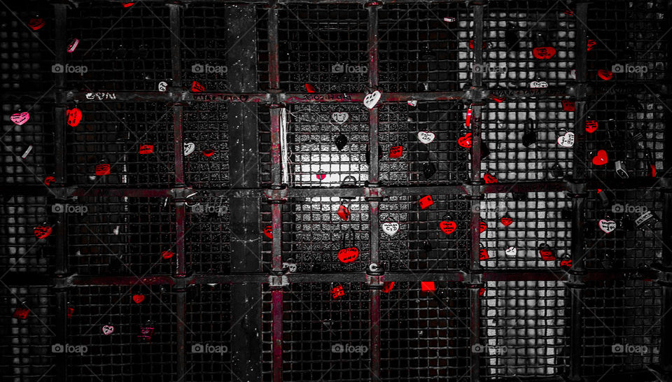 Seal your love in Italy in Monterosso al mare