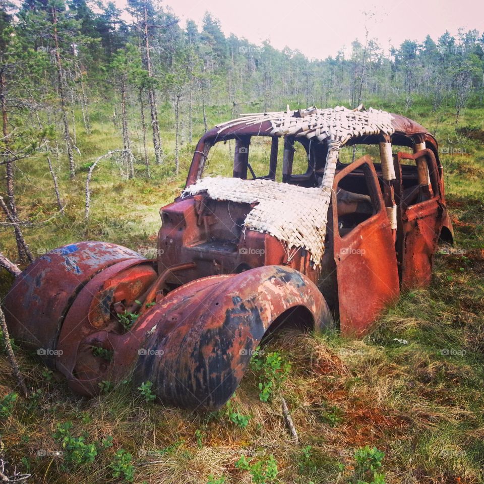 abandoned car