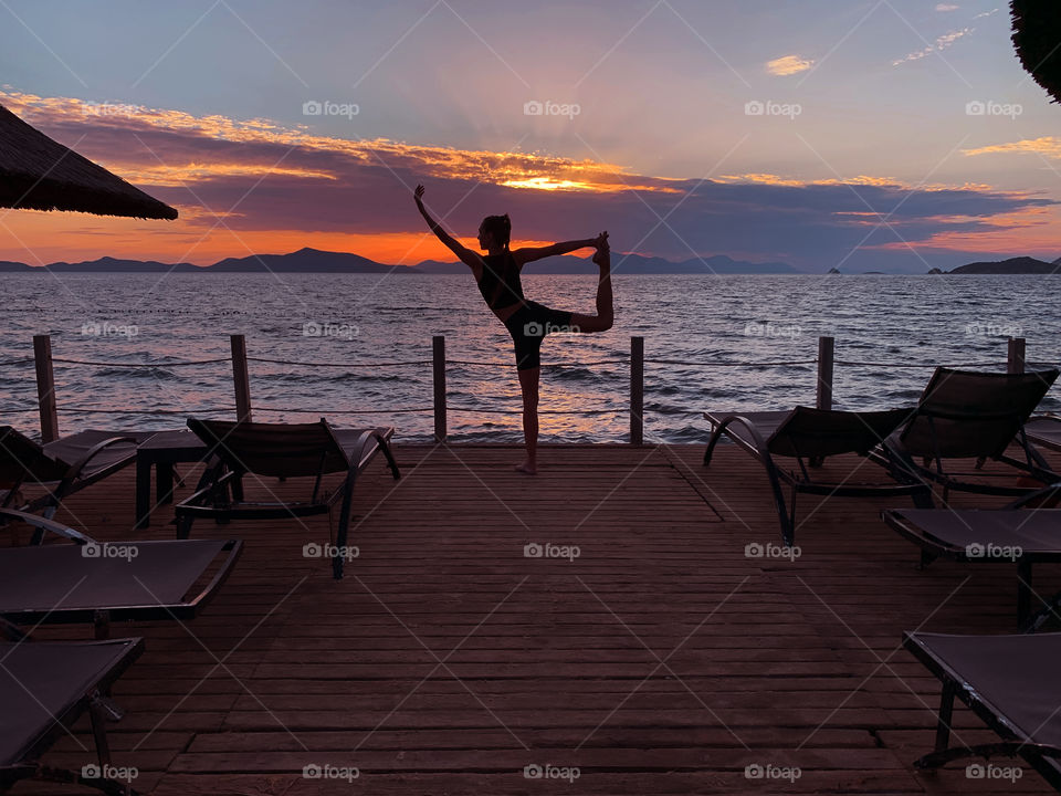 Sunset yoga 