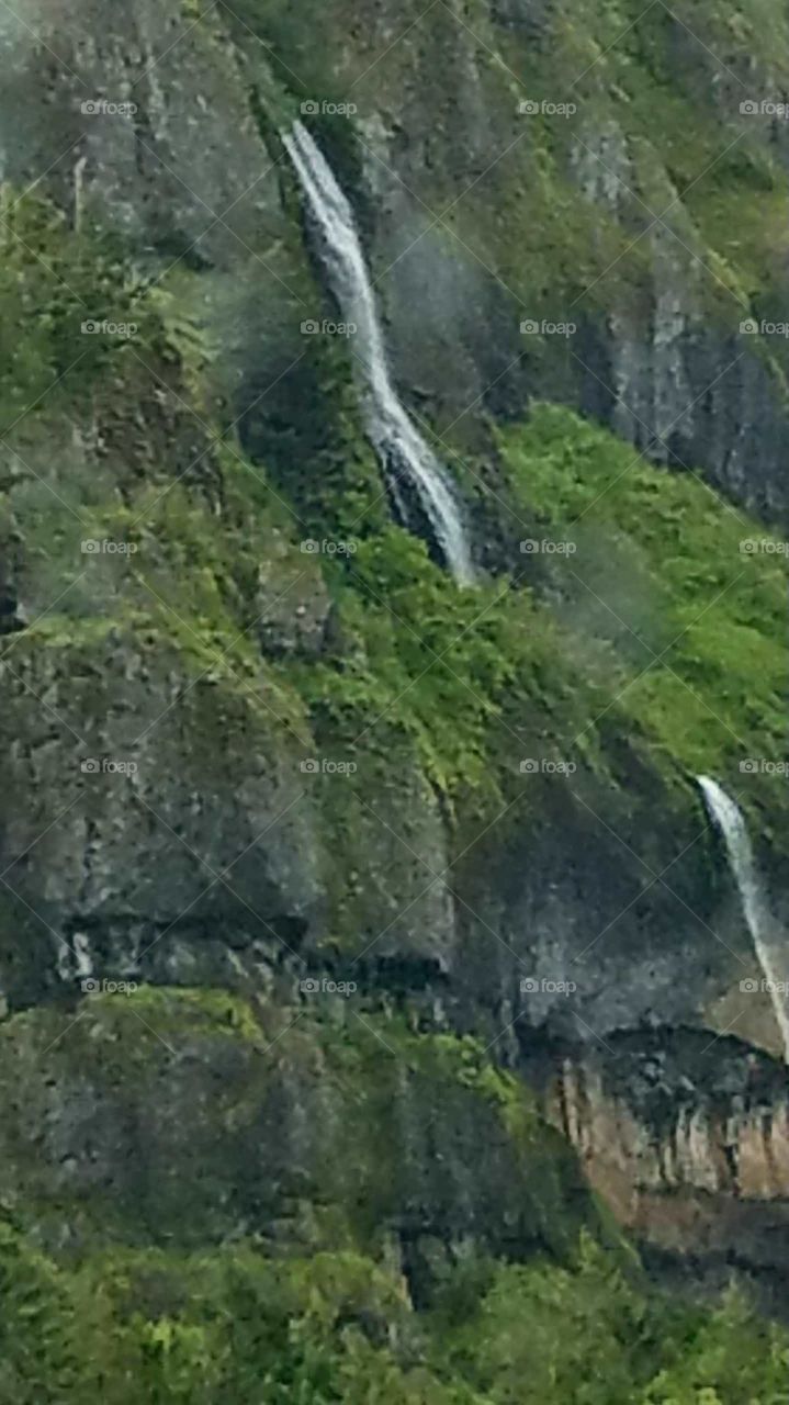 small wet weather waterfall next to Multnomah Falls in Oregon