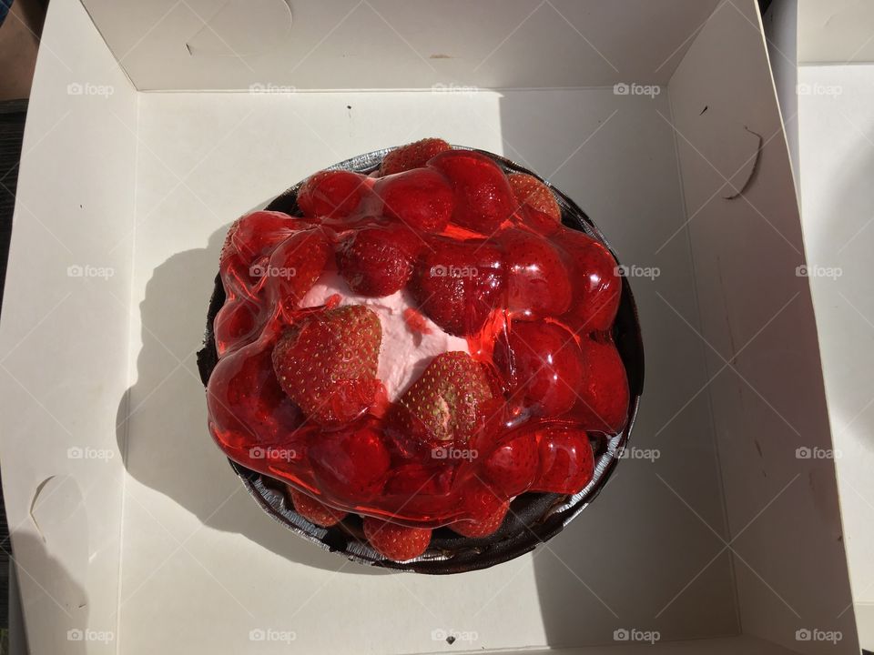 Strawberry cake 