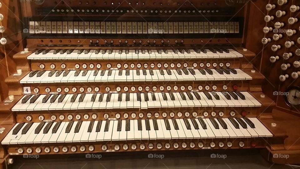 pipe organ piano