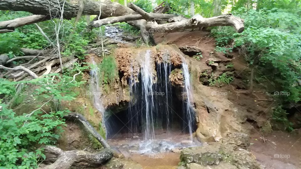 🎶 Don't go chasing waterfalls, please stick to the rivers and the lakes that your used to🎶
-TLC-