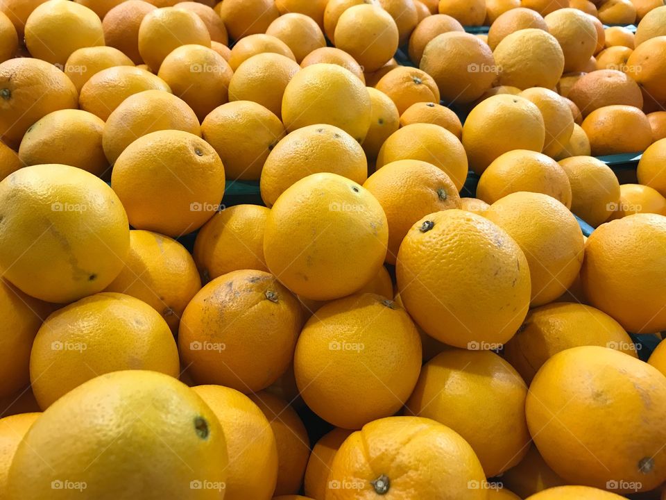 Lemons in the supermarket