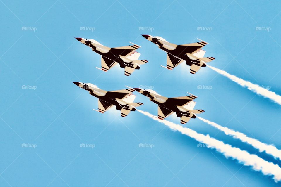Gorgeous jets during an aerial show! 