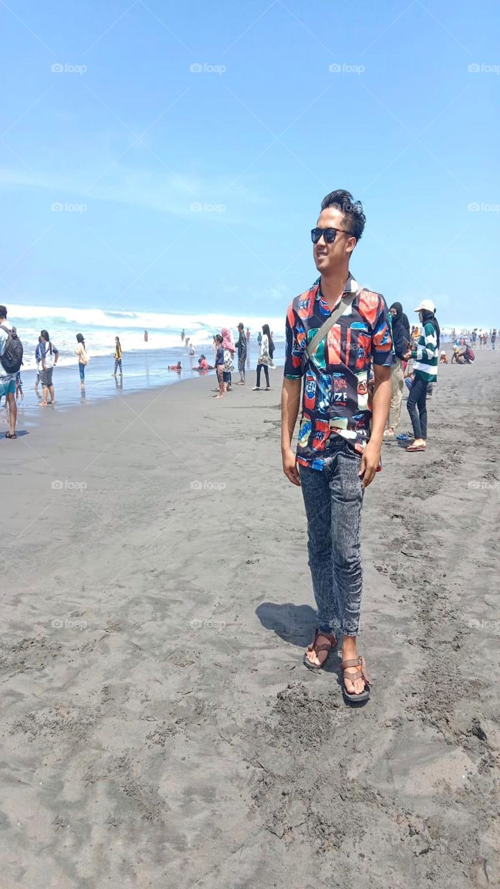 Beach style with best friends