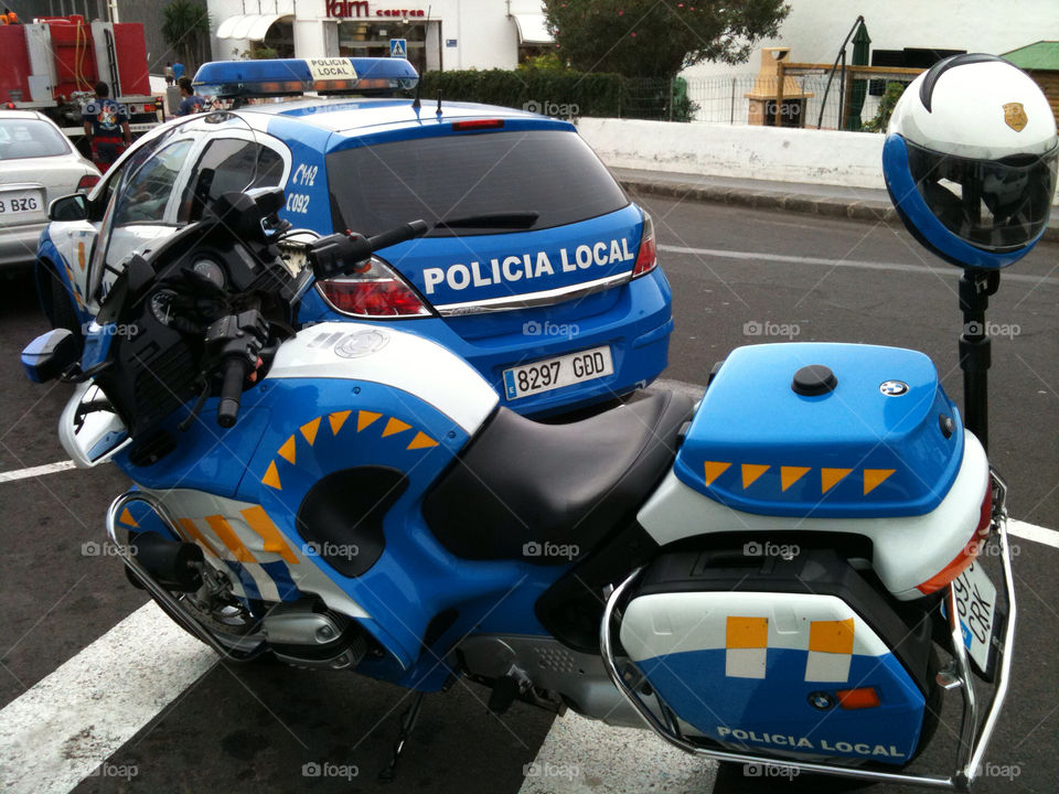 car blue white spain by zebra