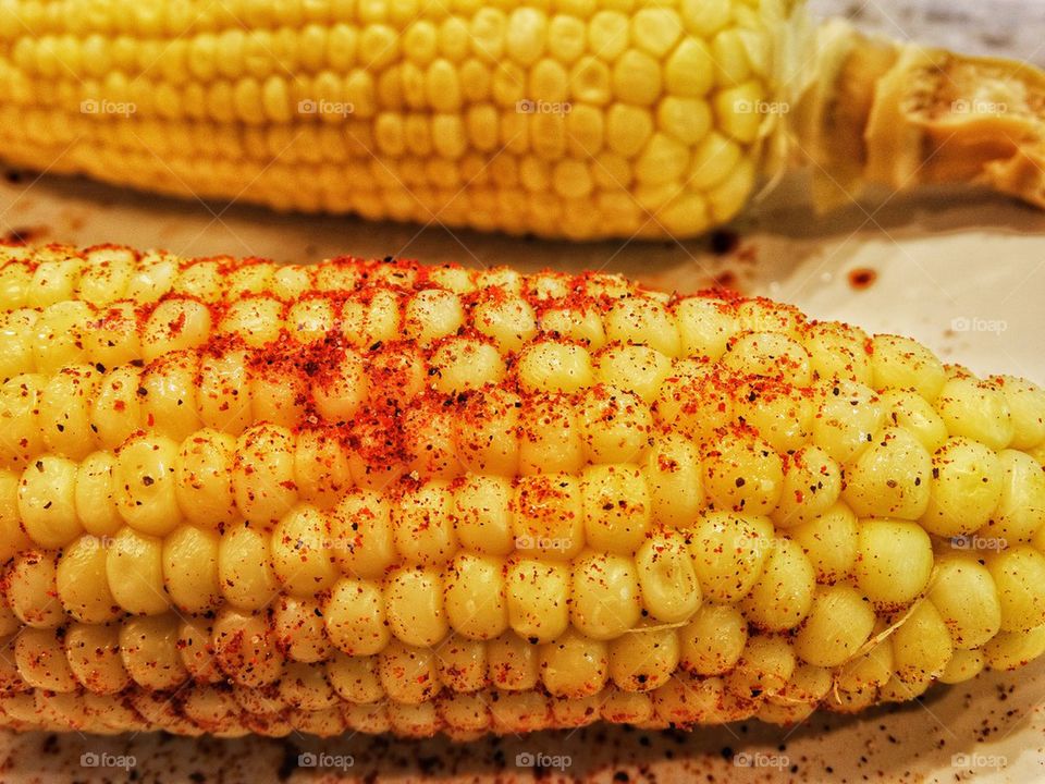 Corn on the cob with chili powder