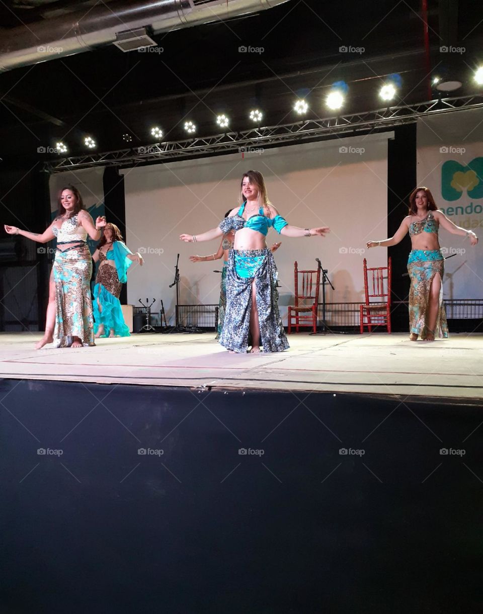 danzas en el escenario