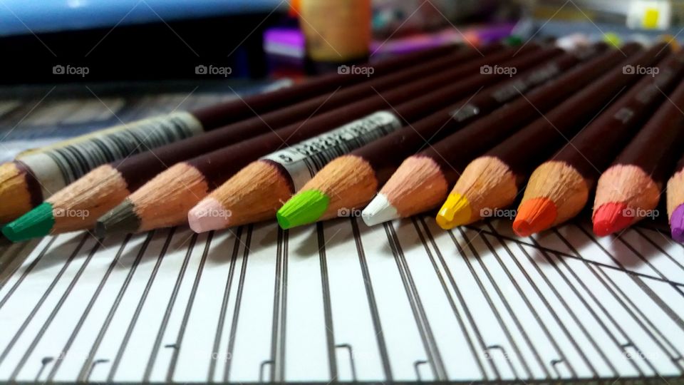 PENCIL COLOUR