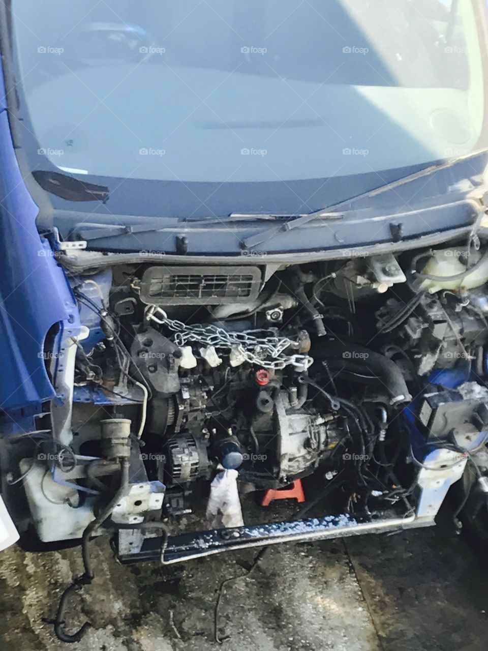 Engine-garage-broken-van
