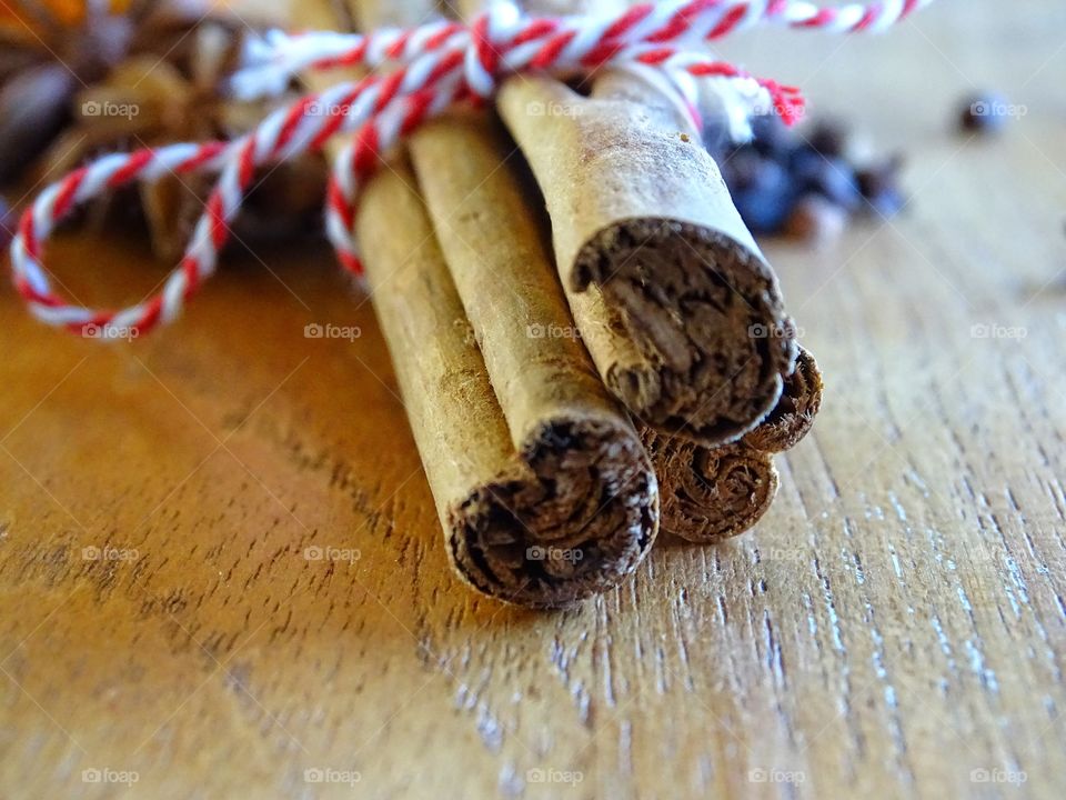 Cinnamon sticks