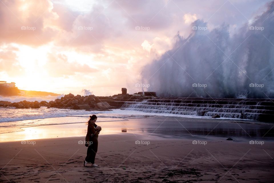 this is absolutely beautiful, I want to sell this picture