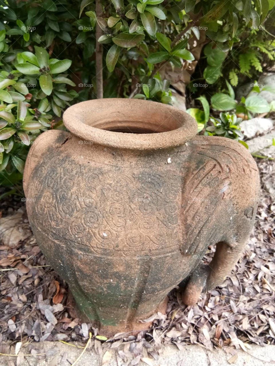 old 
art
decor
thailand
jar
pot
