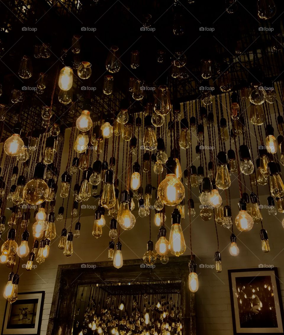Light bulb chandelier 