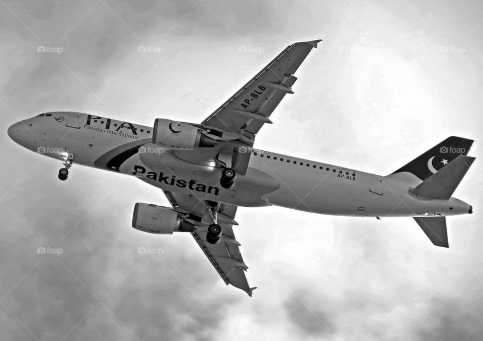Airbus A320 in B&W