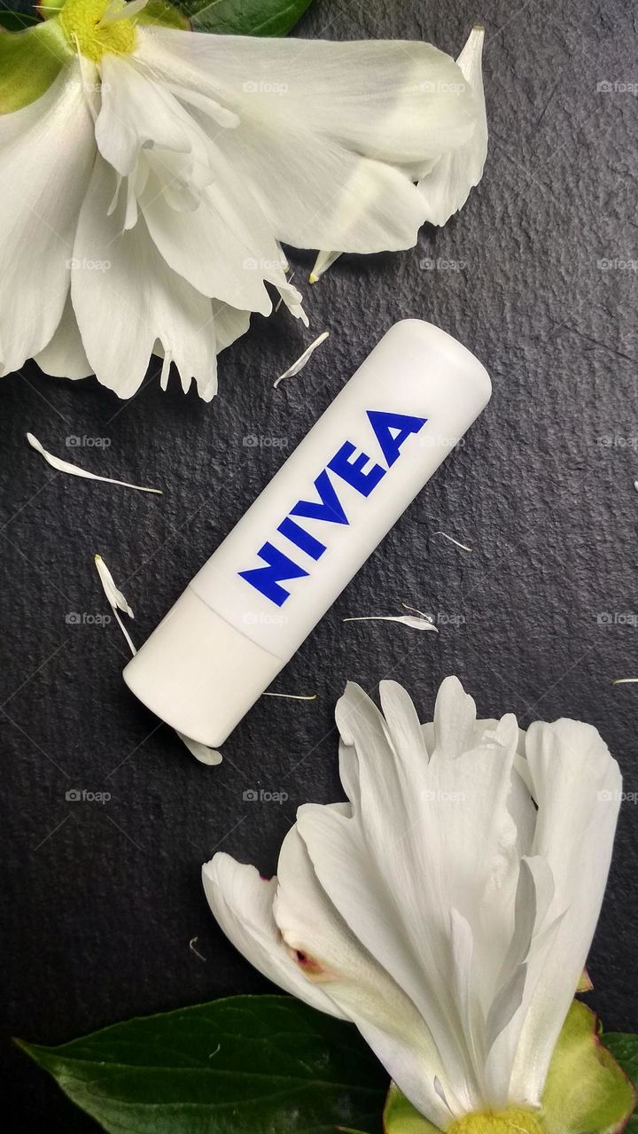 Nivea lips