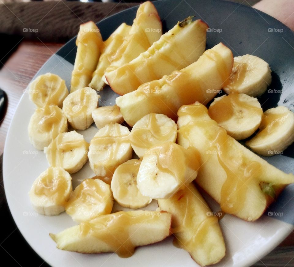 Bananas and Apples in Caramel